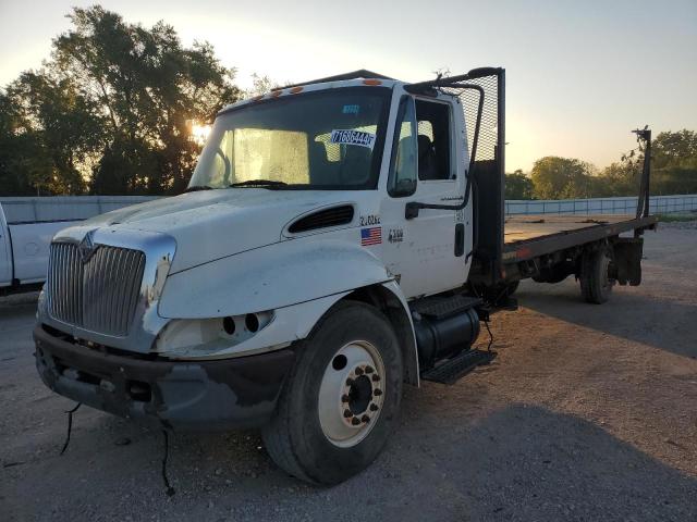 2003 INTERNATIONAL 4000 4300, 