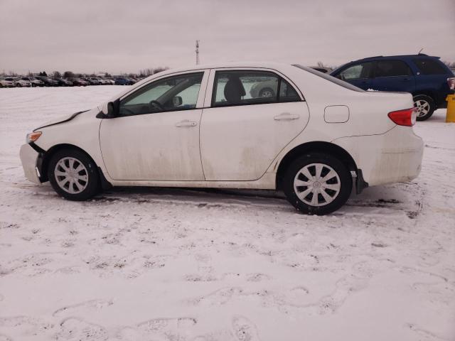 2T1BU4EE0DC930839 - 2013 TOYOTA COROLLA BASE WHITE photo 2