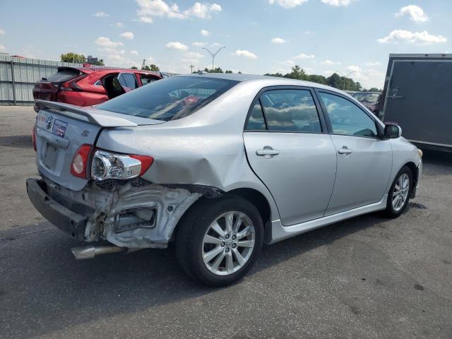2T1BU4EE4AC324956 - 2010 TOYOTA COROLLA BASE Gümüş foto 3