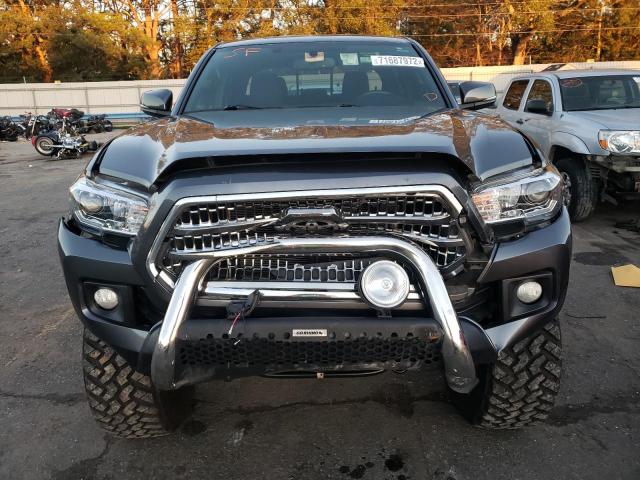 3TMDZ5BN5HM030939 - 2017 TOYOTA TACOMA DOUBLE CAB 灰色 照片 5