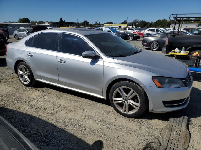 1VWBN7A35EC087103 - 2014 VOLKSWAGEN PASSAT SE SILVER photo 4