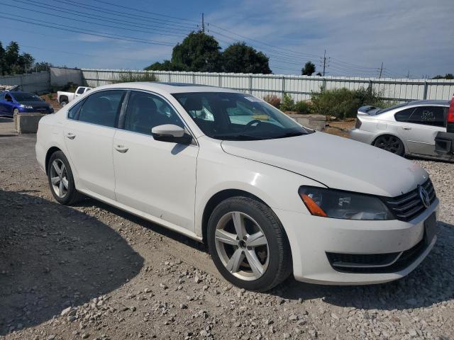 1VWBP7A39DC048068 - 2013 VOLKSWAGEN PASSAT SE 白色 照片 4