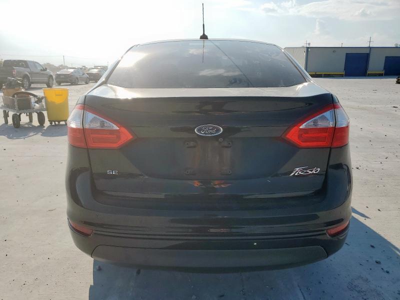 3FADP4BJ1JM117052 - 2018 FORD FIESTA SE 黑色 照片 6