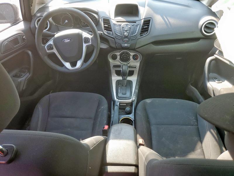 3FADP4BJ1JM117052 - 2018 FORD FIESTA SE 黑色 照片 8