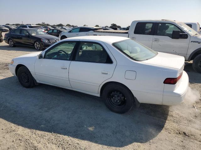JT2BG22K3V0033721 - 1997 TOYOTA CAMRY LE WHITE photo 2