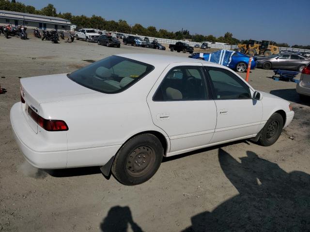 JT2BG22K3V0033721 - 1997 TOYOTA CAMRY LE WHITE photo 3
