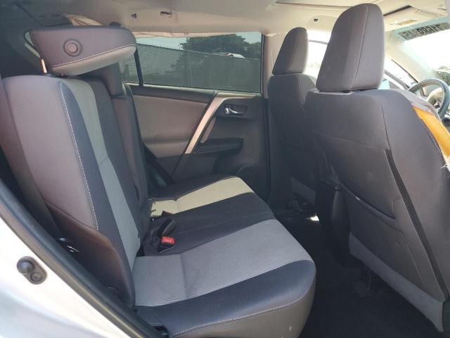 2T3WFREV4FW188317 - 2015 TOYOTA RAV4 XLE SILVER photo 11