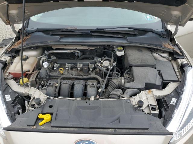 1FADP3F2XJL210022 - 2018 FORD FOCUS SE BEIGE photo 11