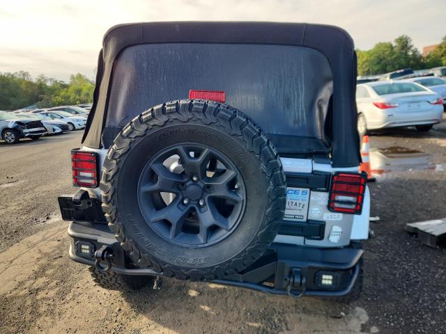 1C4BJWEG0DL586136 - 2013 JEEP WRANGLER U SAHARA SILVER photo 6