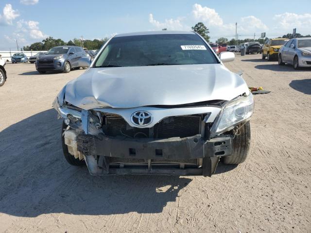 4T1BF3EKXBU582022 - 2011 TOYOTA CAMRY BASE فضي صورة 5