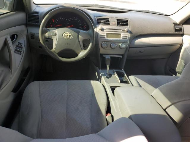 4T1BF3EKXBU582022 - 2011 TOYOTA CAMRY BASE فضي صورة 8