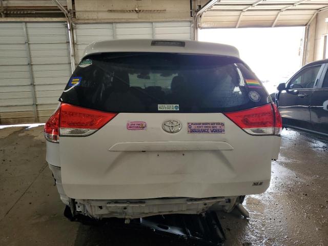 5TDYK3DC8CS271070 - 2012 TOYOTA SIENNA XLE WHITE photo 6
