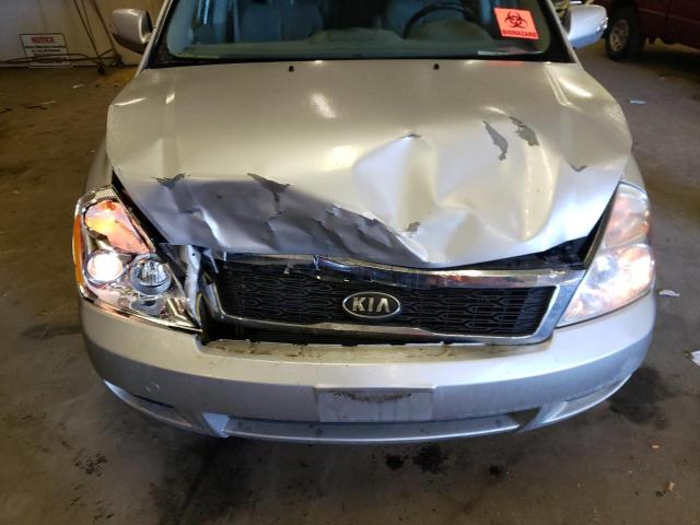 KNDMH4C77C6487743 - 2012 KIA SEDONA EX SILVER photo 12