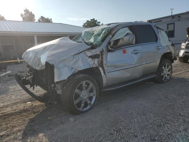 2010 CADILLAC ESCALADE LUXURY, 