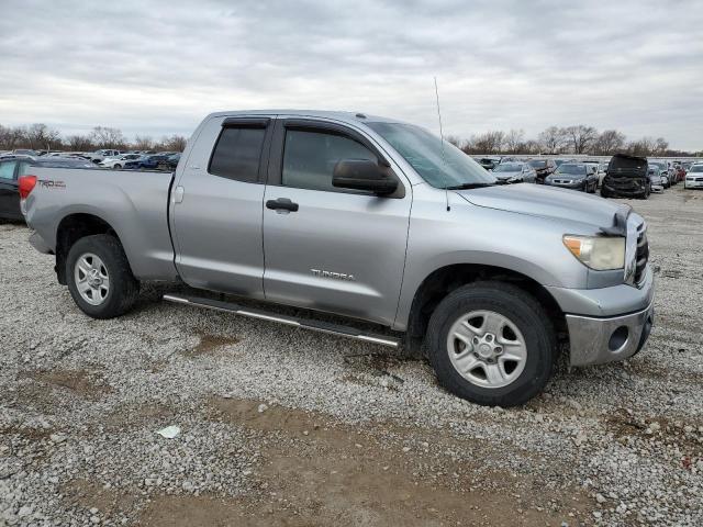 5TFRM5F19BX028317 - 2011 TOYOTA TUNDRA DOUBLE CAB SR5 SILVER photo 4