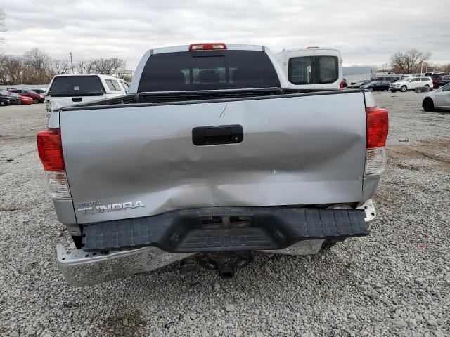 5TFRM5F19BX028317 - 2011 TOYOTA TUNDRA DOUBLE CAB SR5 SILVER photo 6