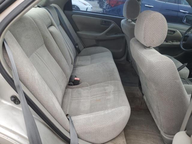4T1BG22K11U047302 - 2001 TOYOTA CAMRY CE GOLD photo 10