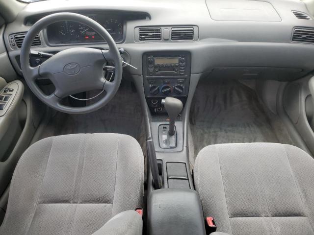 4T1BG22K11U047302 - 2001 TOYOTA CAMRY CE GOLD photo 8