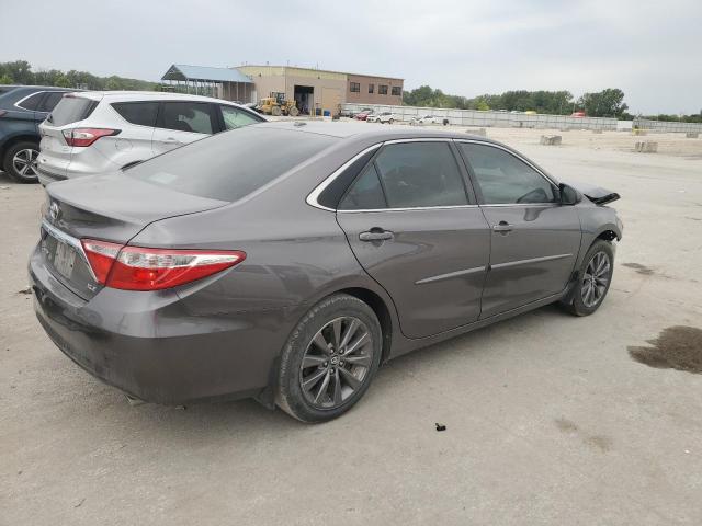 4T1BF1FK9HU371826 - 2017 TOYOTA CAMRY LE GRAY photo 3
