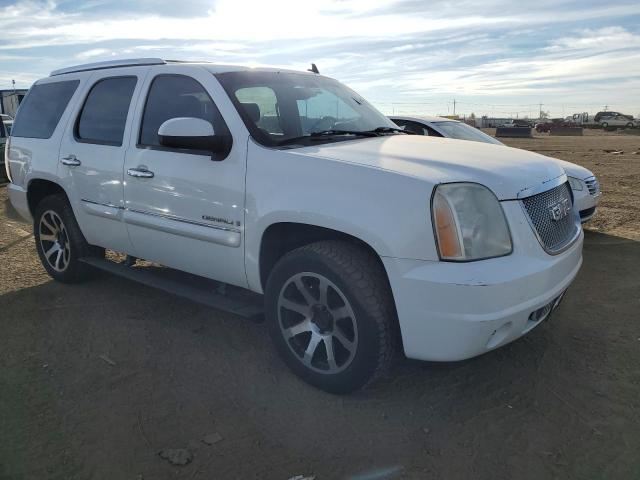 1GKFK63817J353462 - 2007 GMC YUKON DENALI WHITE photo 4