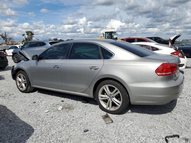 1VWBN7A38EC100104 - 2014 VOLKSWAGEN PASSAT SE GRAY photo 2