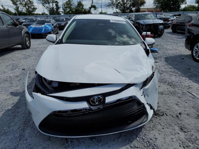 5YFB4MDE0SP343569 - 2025 TOYOTA COROLLA LE WHITE photo 5