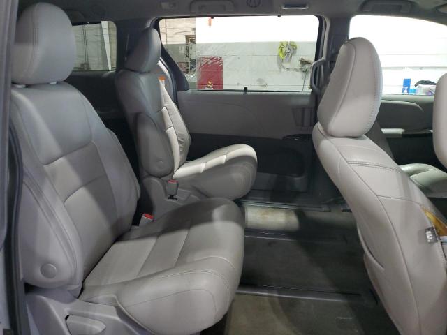 5TDDZ3DC2KS210712 - 2019 TOYOTA SIENNA XLE 白色 照片 11