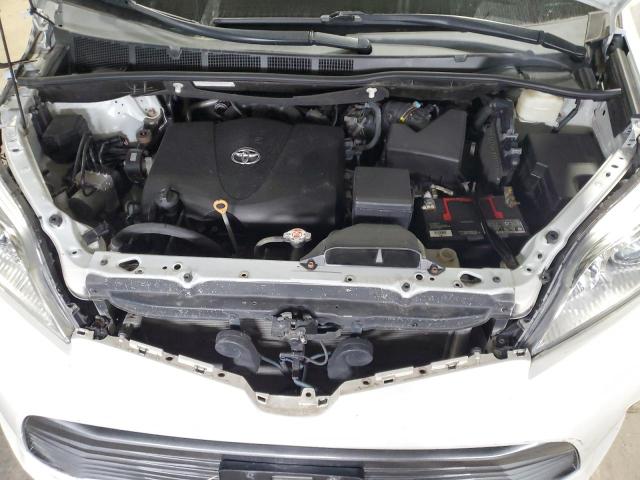 5TDDZ3DC2KS210712 - 2019 TOYOTA SIENNA XLE 白色 照片 12