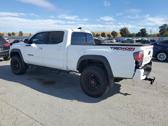 3TMDZ5BN8PM142567 - 2023 TOYOTA TACOMA DOUBLE CAB Beyaz fotoğraf 2