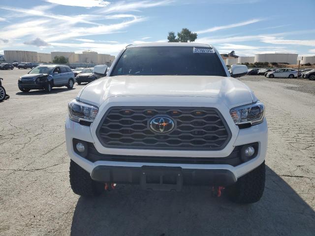 3TMDZ5BN8PM142567 - 2023 TOYOTA TACOMA DOUBLE CAB Beyaz fotoğraf 5