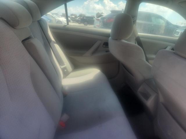 4T4BF3EK4BR192166 - 2011 TOYOTA CAMRY BASE Srebrny zdjęcie 10