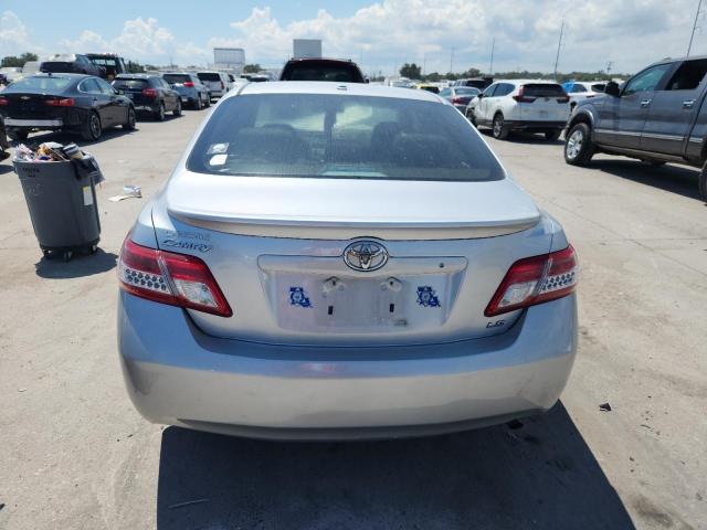 4T4BF3EK4BR192166 - 2011 TOYOTA CAMRY BASE Srebrny zdjęcie 6