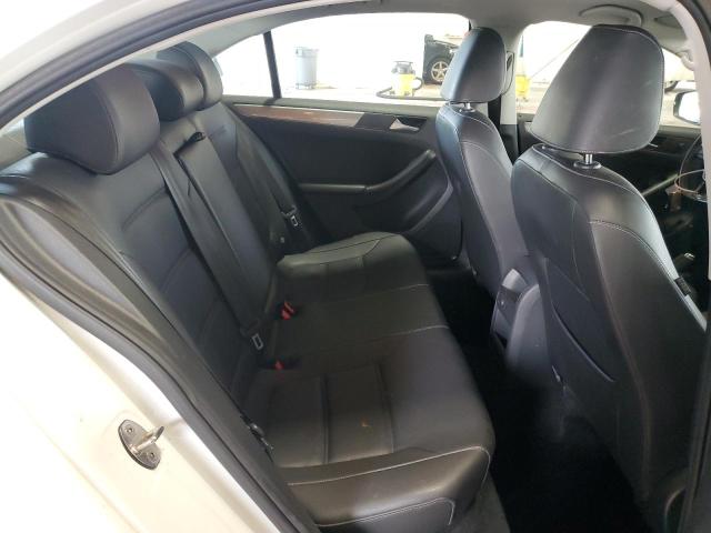 3VWDB7AJ7JM258085 - 2018 VOLKSWAGEN JETTA SE Blanc photo 10