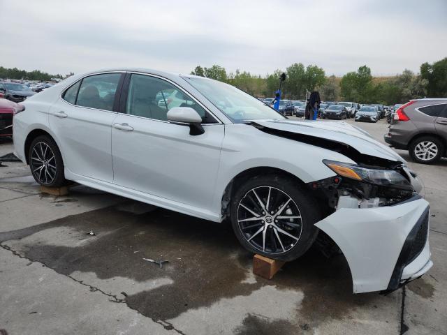 4T1G11AK3RU228951 - 2024 TOYOTA CAMRY SE NIGHT SHADE WHITE photo 4