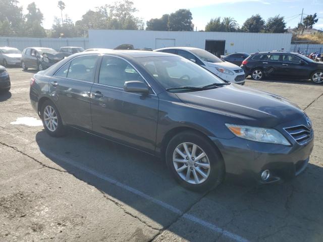 4T1BF3EK4BU657541 - 2011 TOYOTA CAMRY BASE GRAY photo 4