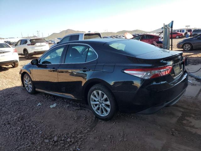 4T1B11HK5JU140651 - 2018 TOYOTA CAMRY L BLACK photo 2