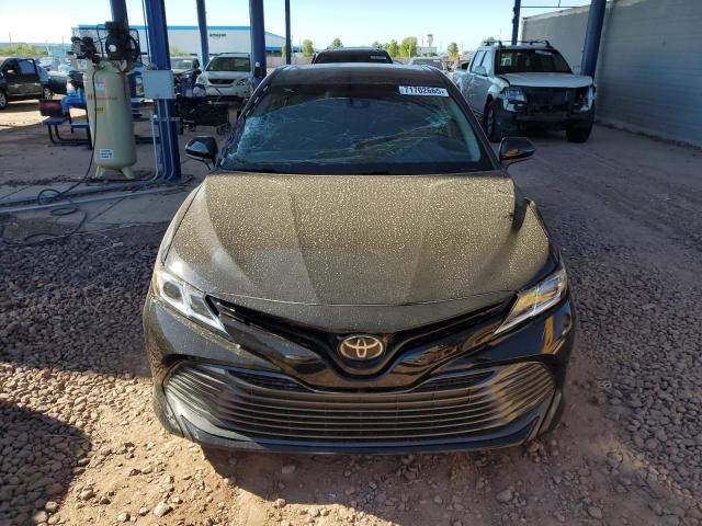 4T1B11HK5JU140651 - 2018 TOYOTA CAMRY L BLACK photo 5