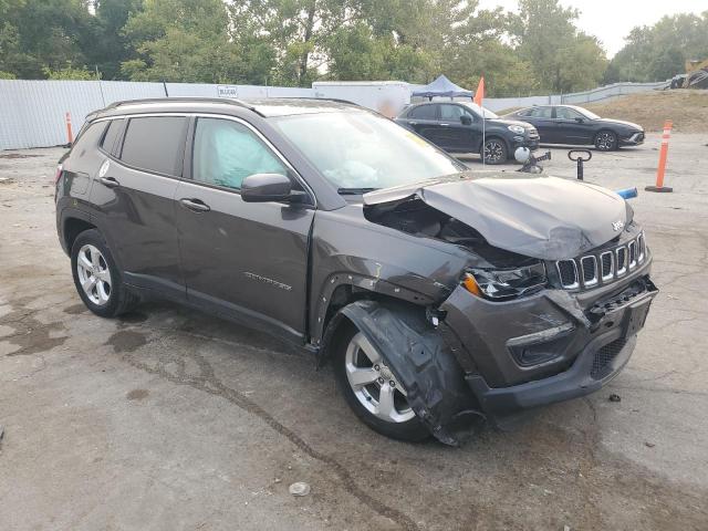 3C4NJCBB0JT468267 - 2018 JEEP COMPASS LATITUDE Qara foto 4
