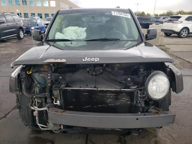 1C4NJPFA2ED857304 - 2014 JEEP PATRIOT LATITUDE GRAY photo 5