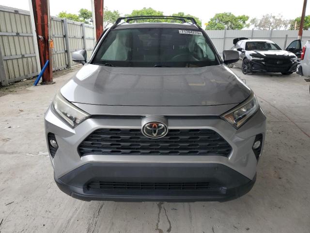 2T3W1RFV6MC123044 - 2021 TOYOTA RAV4 XLE SILVER photo 5