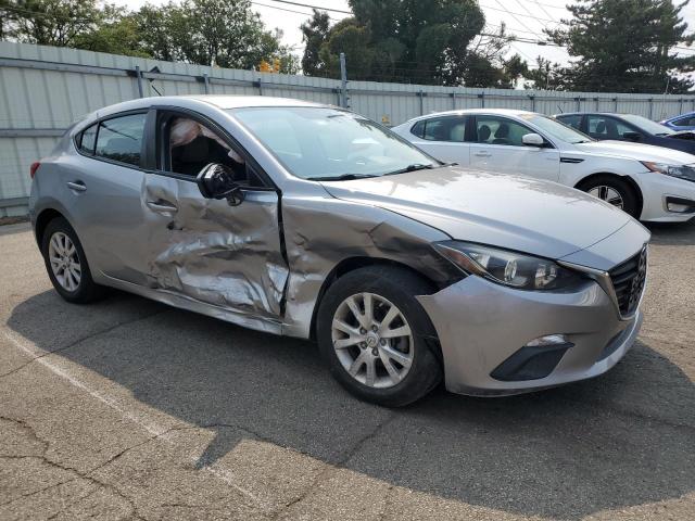 JM1BM1J72G1292639 - 2016 MAZDA 3 SPORT Srebrny zdjęcie 4