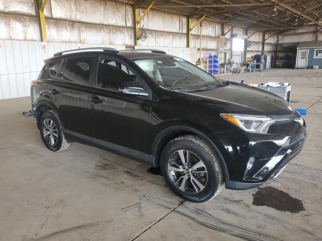 2T3WFREV5GW303895 - 2016 TOYOTA RAV4 XLE Черный фото 4