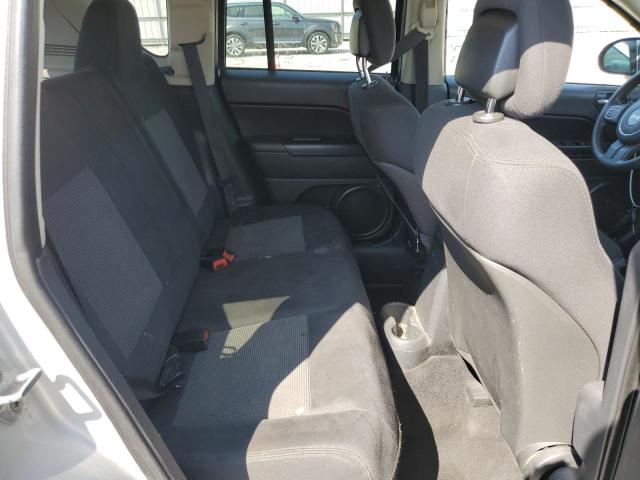 1J4NF1FB2BD215548 - 2011 JEEP COMPASS SPORT 银色 照片 11