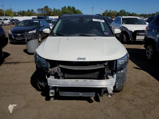 3C4NJDBB0JT313871 - 2018 JEEP COMPASS LATITUDE თეთრი ფოტო 5