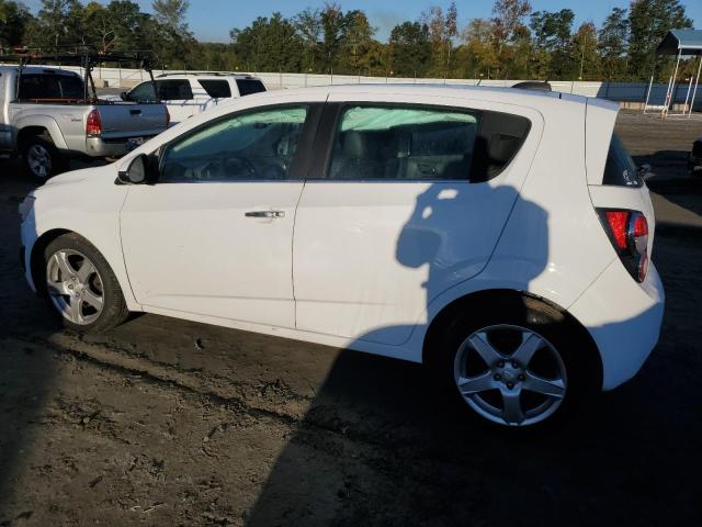 1G1JE6SB7F4146722 - 2015 CHEVROLET SONIC LTZ WHITE photo 2