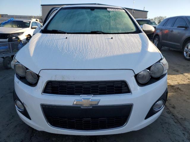 1G1JE6SB7F4146722 - 2015 CHEVROLET SONIC LTZ WHITE photo 5