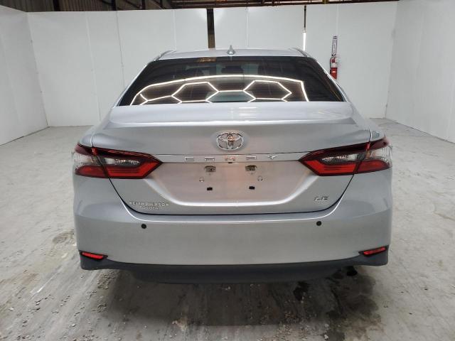 4T1C11AK1MU566923 - 2021 TOYOTA CAMRY LE SILVER photo 6