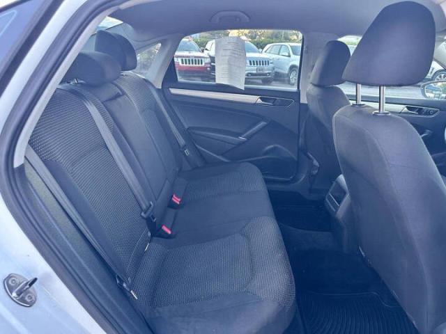 1VWAT7A32GC031XXX - 2016 VOLKSWAGEN PASSAT S WHITE photo 6