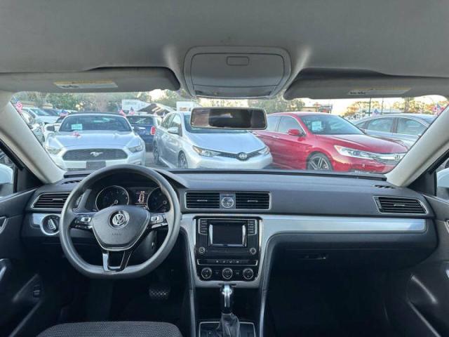 1VWAT7A32GC031XXX - 2016 VOLKSWAGEN PASSAT S WHITE photo 9