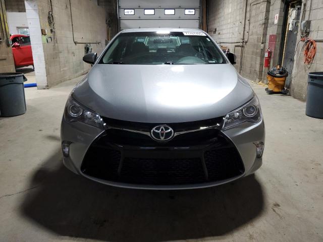 4T1BF1FK5HU721467 - 2017 TOYOTA CAMRY LE SILVER photo 5
